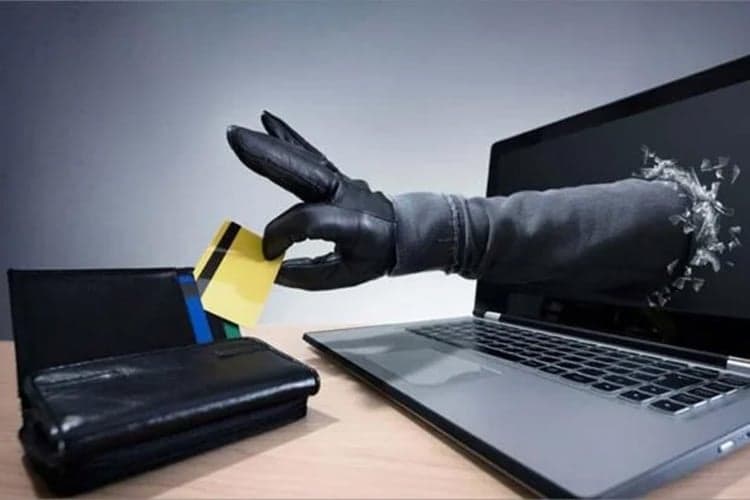 15 مليار إعلان احتيالي يوميا: خطر يهدد السيادة الإعلامية