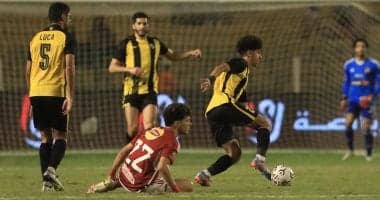 الأهلي المصري يواجه المقاولون في صراع الدوري