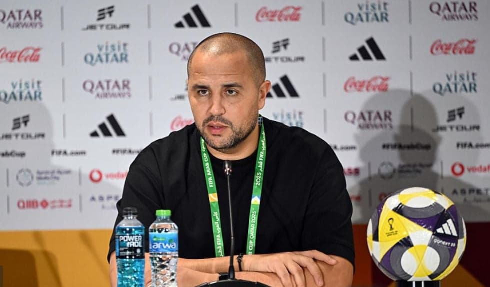 بوقرة يقدم استقالته بعد الإخفاق في كأس العرب