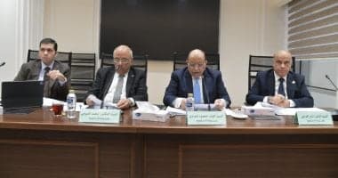 لجنة الإدارة المحلية توصي بتشكيل لجنة فنية لفحص أضرار دفن المخلفات